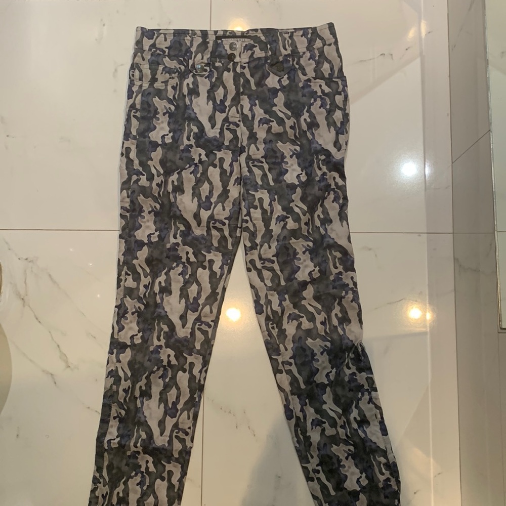 Anatomie camo Skyler travel pant. Best selling style in high demand.